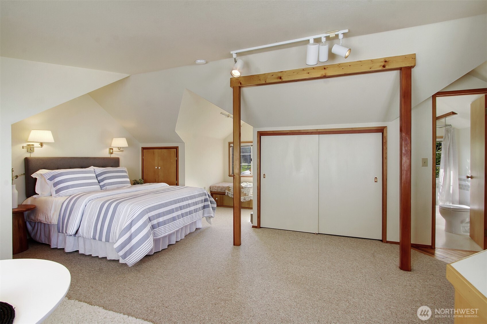 7462 NE Twin Spits Rd