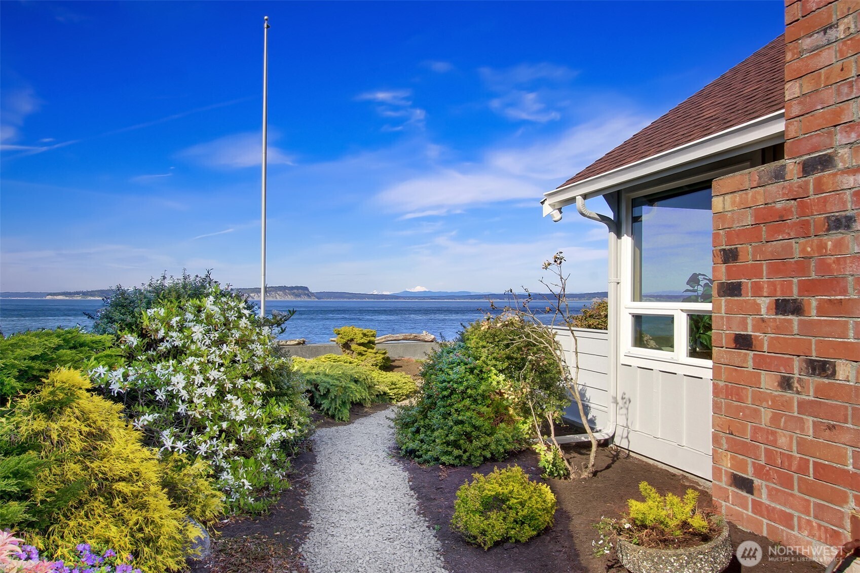 7462 NE Twin Spits Rd