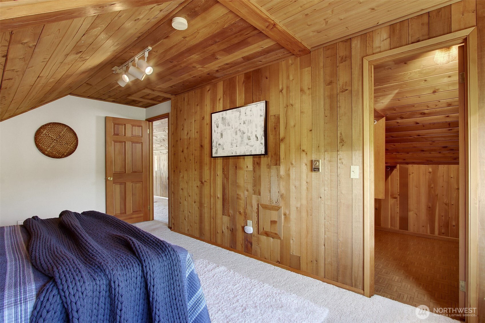 7462 NE Twin Spits Rd