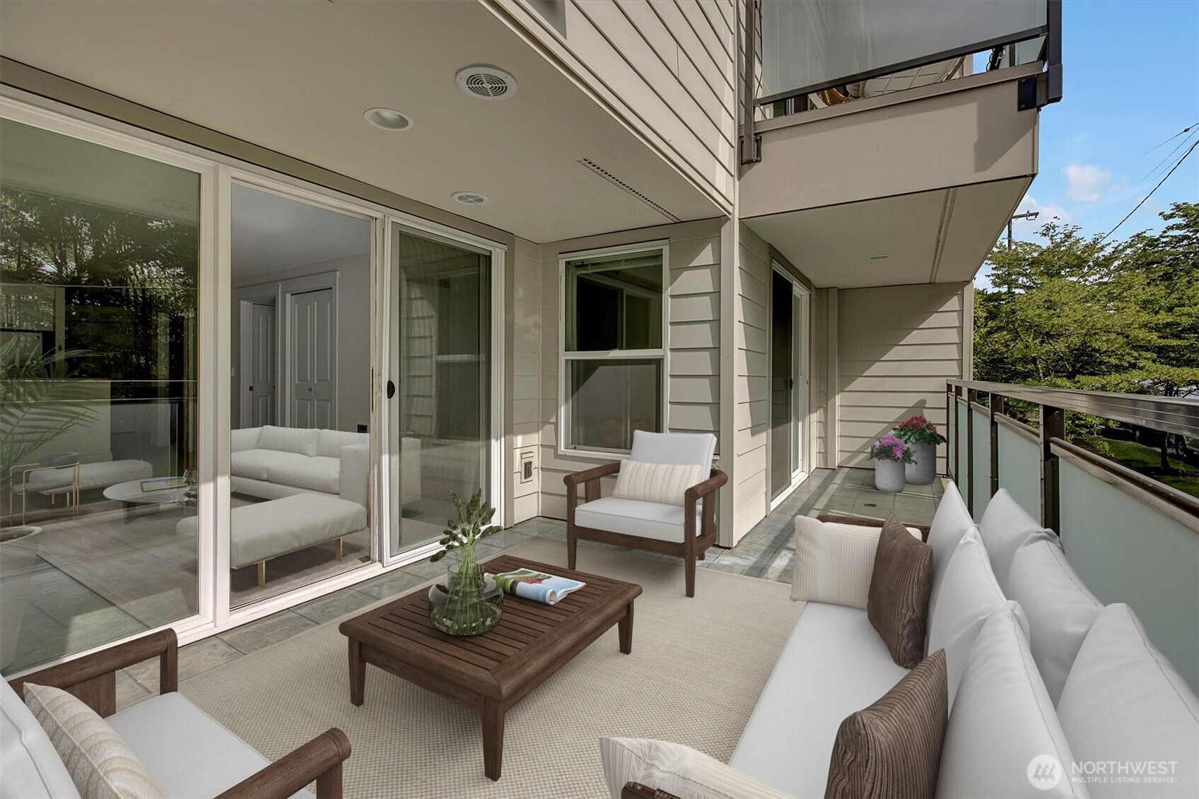 2334 Thorndyke Ave W Unit: 102