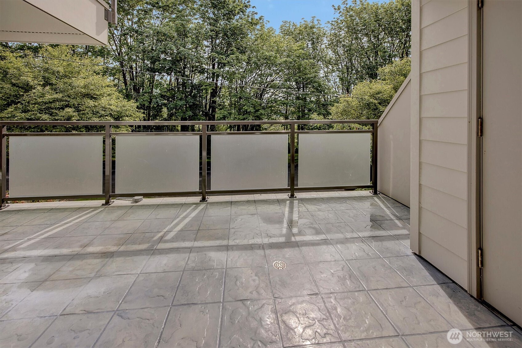 2334 Thorndyke Ave W Unit: 102