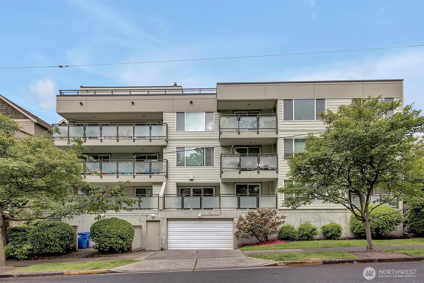 2334 Thorndyke Ave W Unit: 102