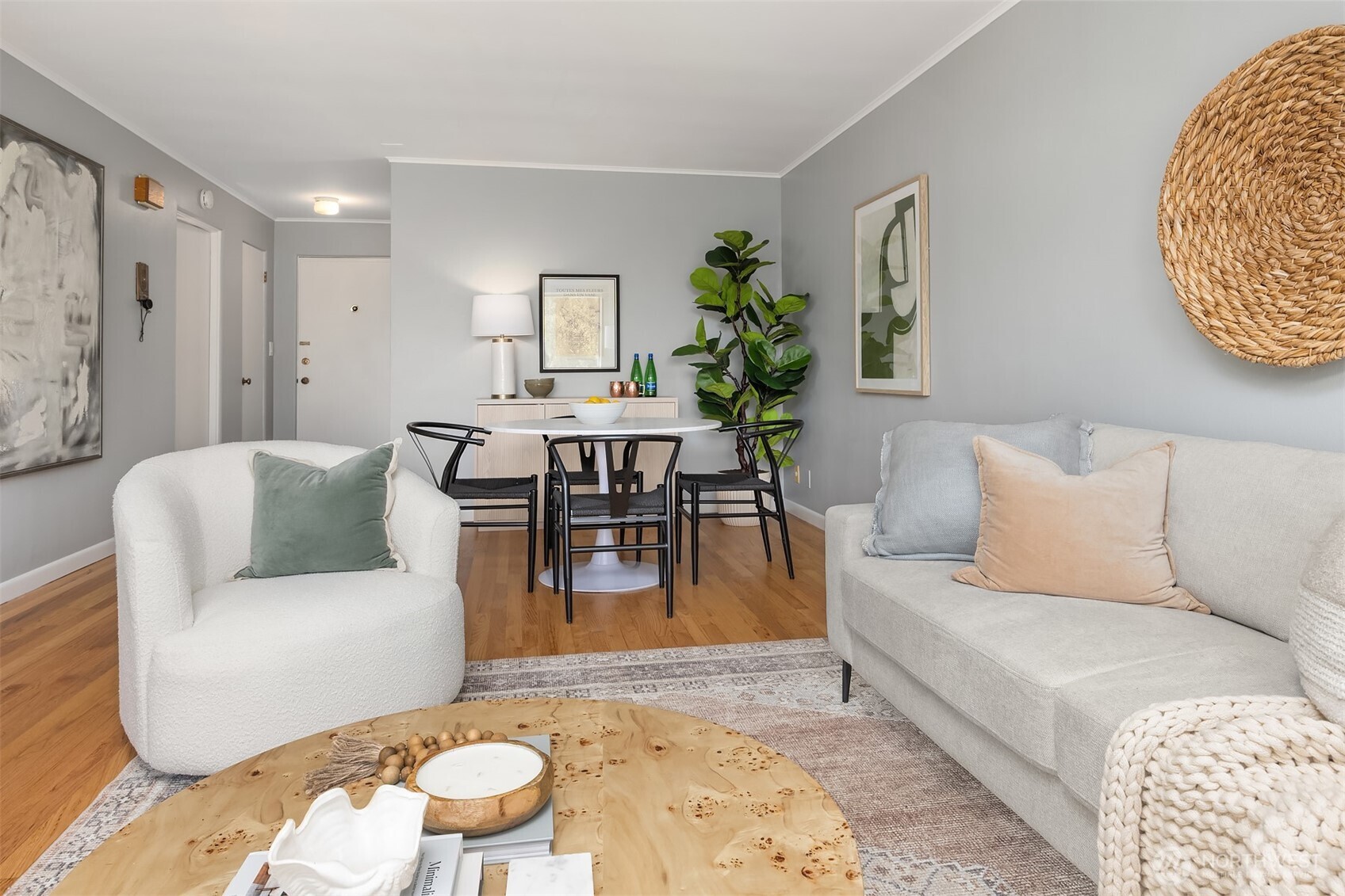 530 W Olympic Place Unit: 406
