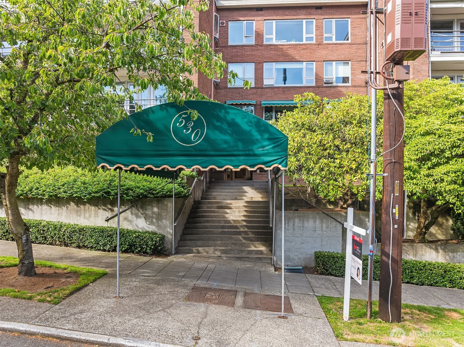 530 W Olympic Place Unit: 406