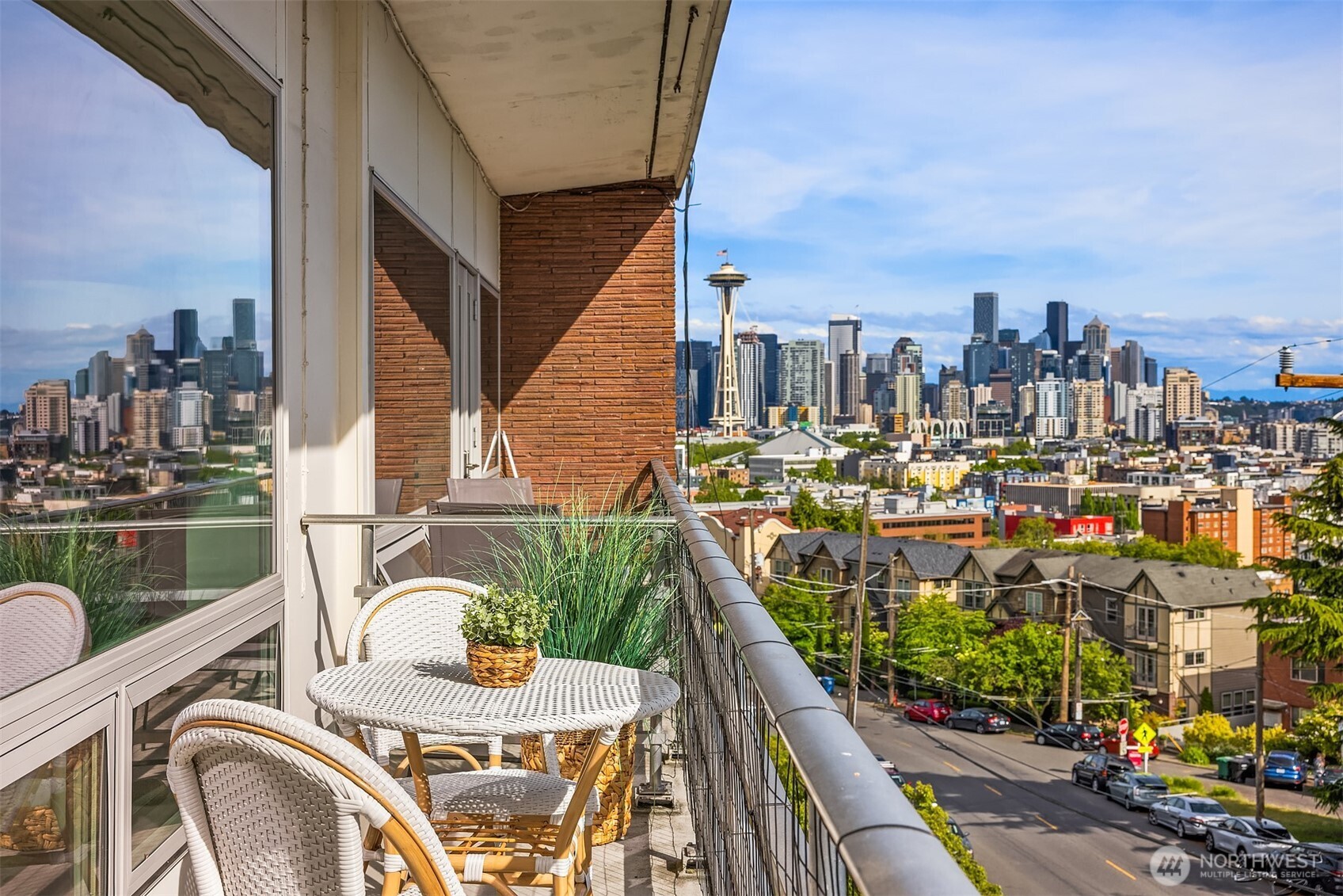 530 W Olympic Place Unit: 406