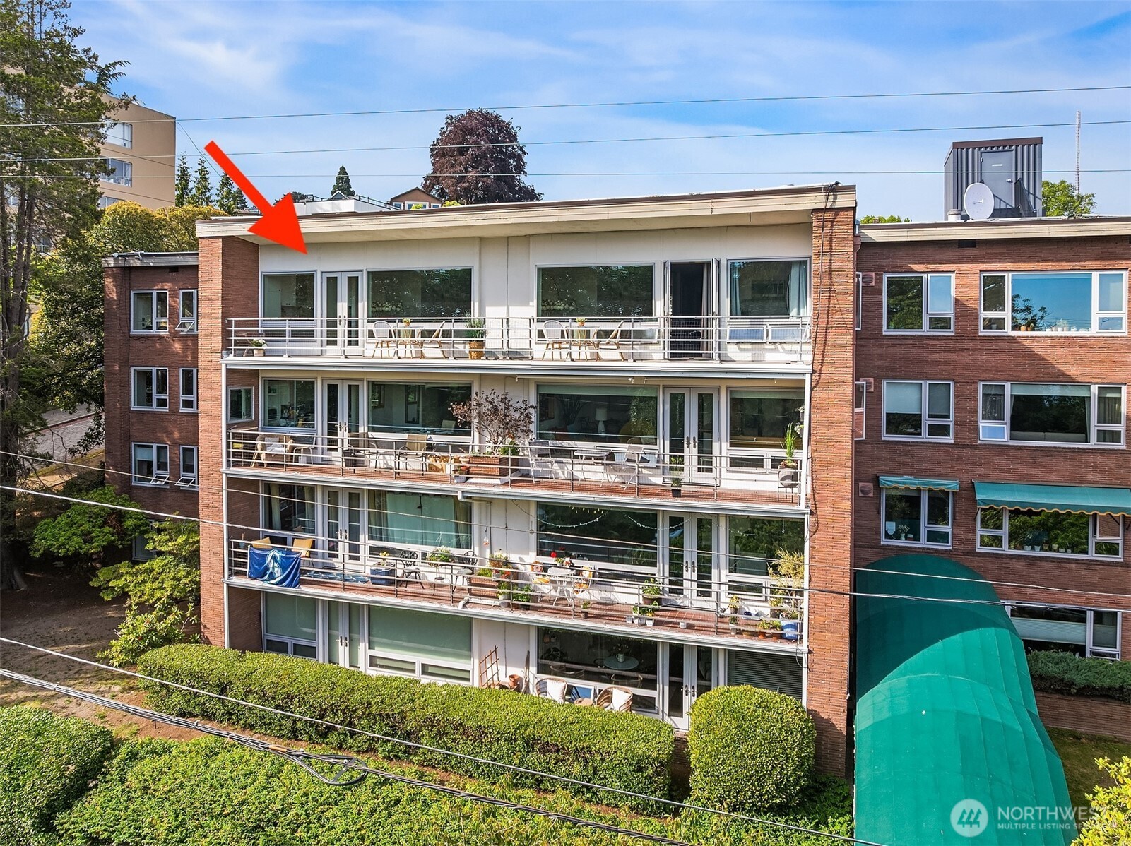 530 W Olympic Place Unit: 406