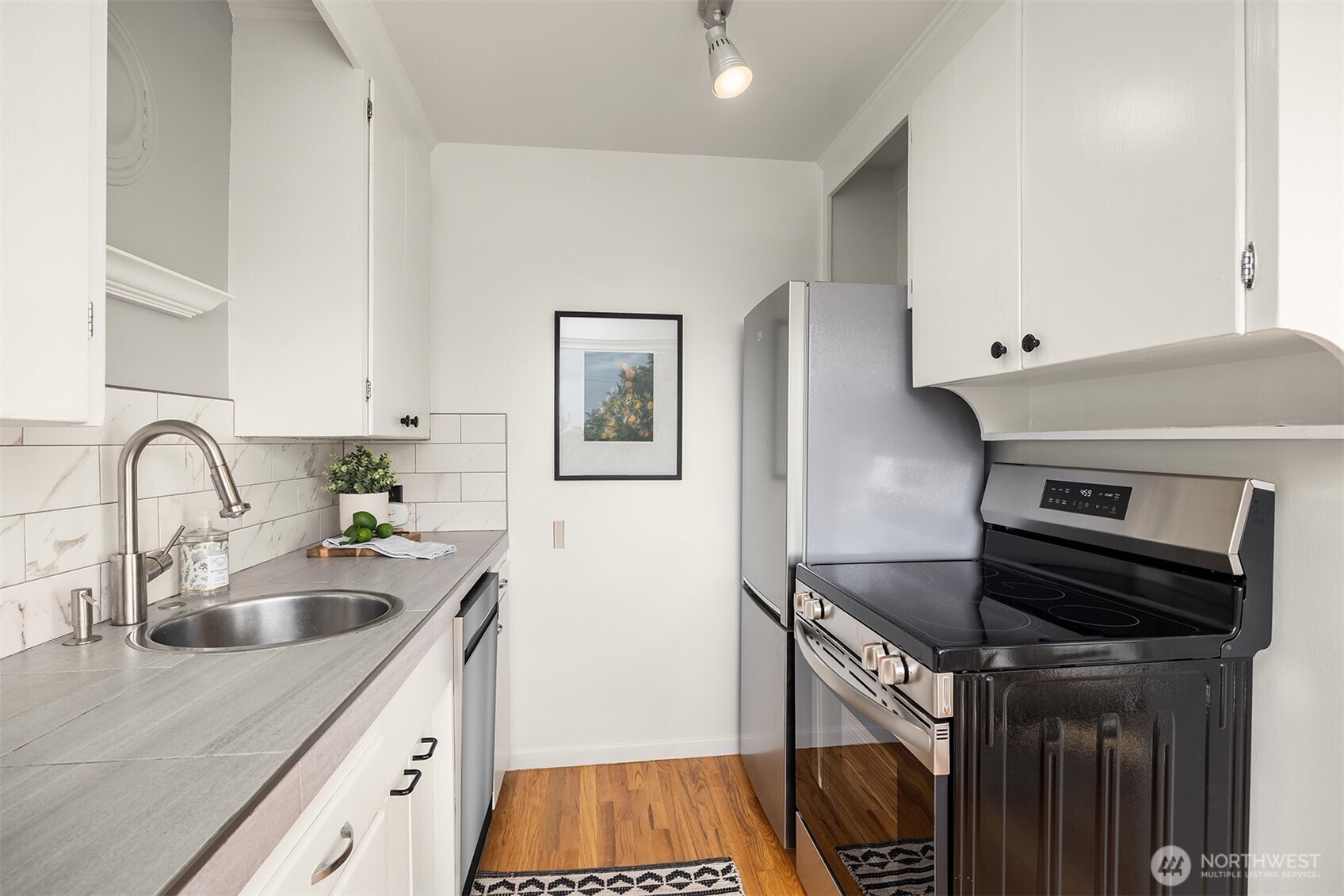530 W Olympic Place Unit: 406