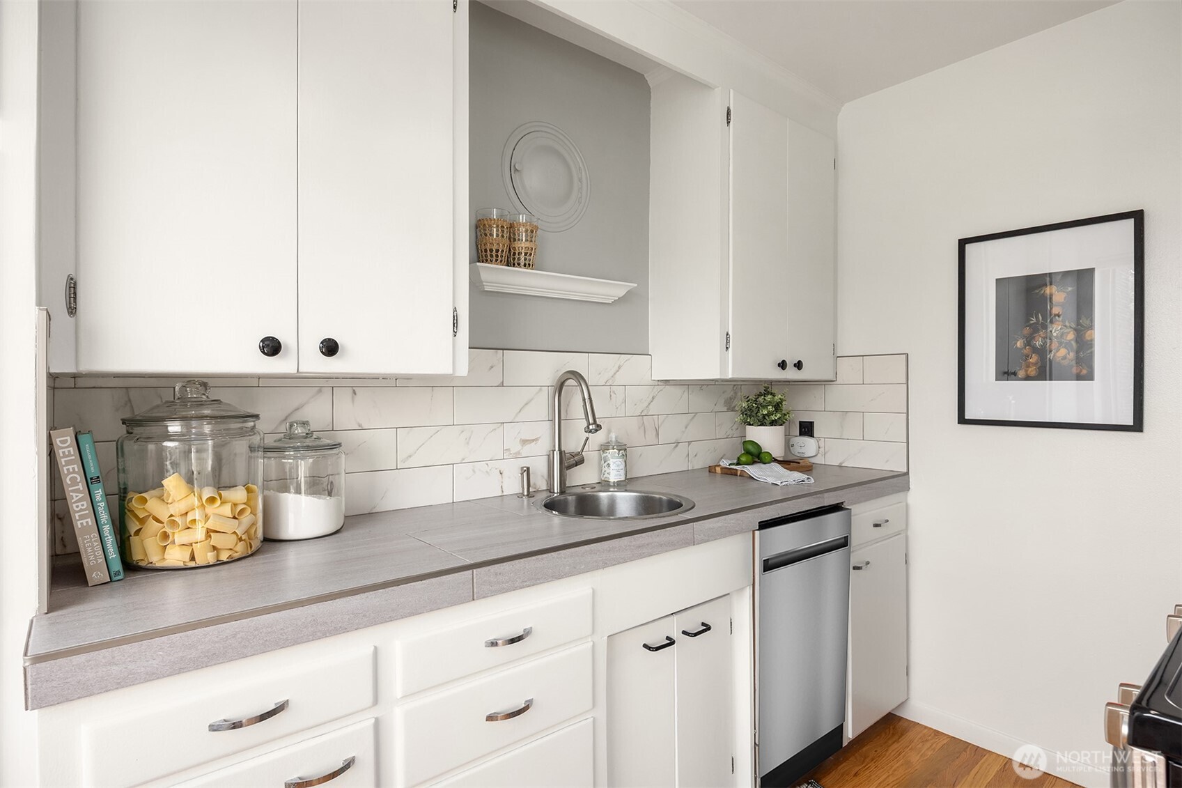 530 W Olympic Place Unit: 406