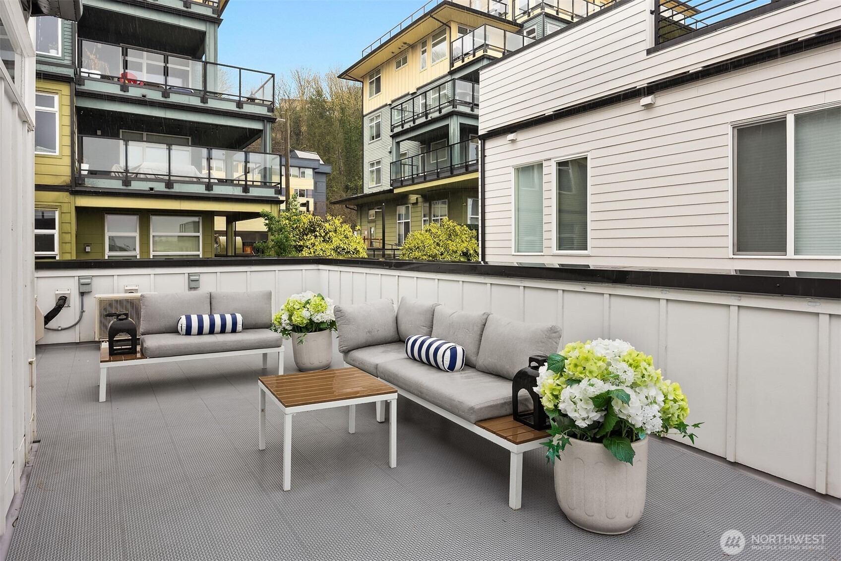 2005 Dexter Avenue N Unit: B