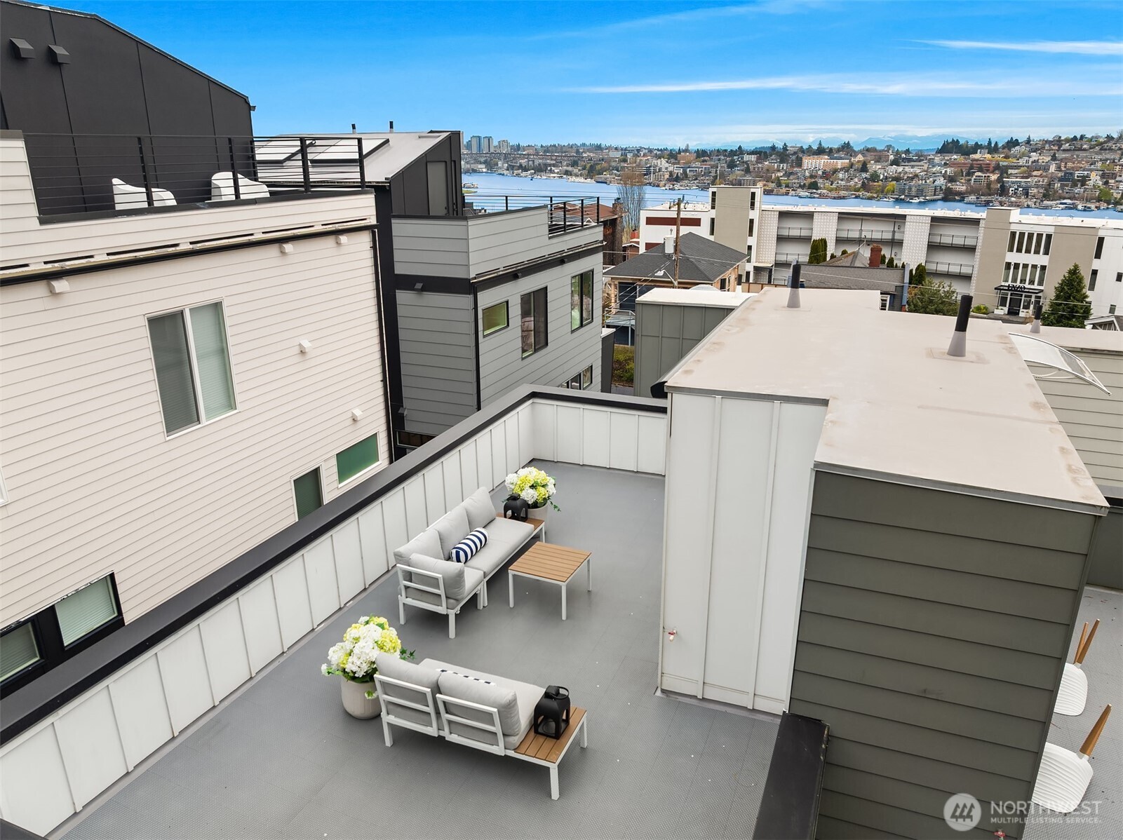 2005 Dexter Avenue N Unit: B