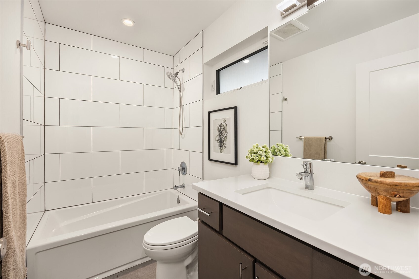 2005 Dexter Avenue N Unit: B