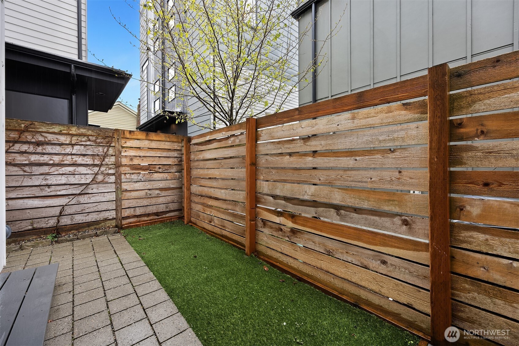 2005 Dexter Avenue N Unit: B