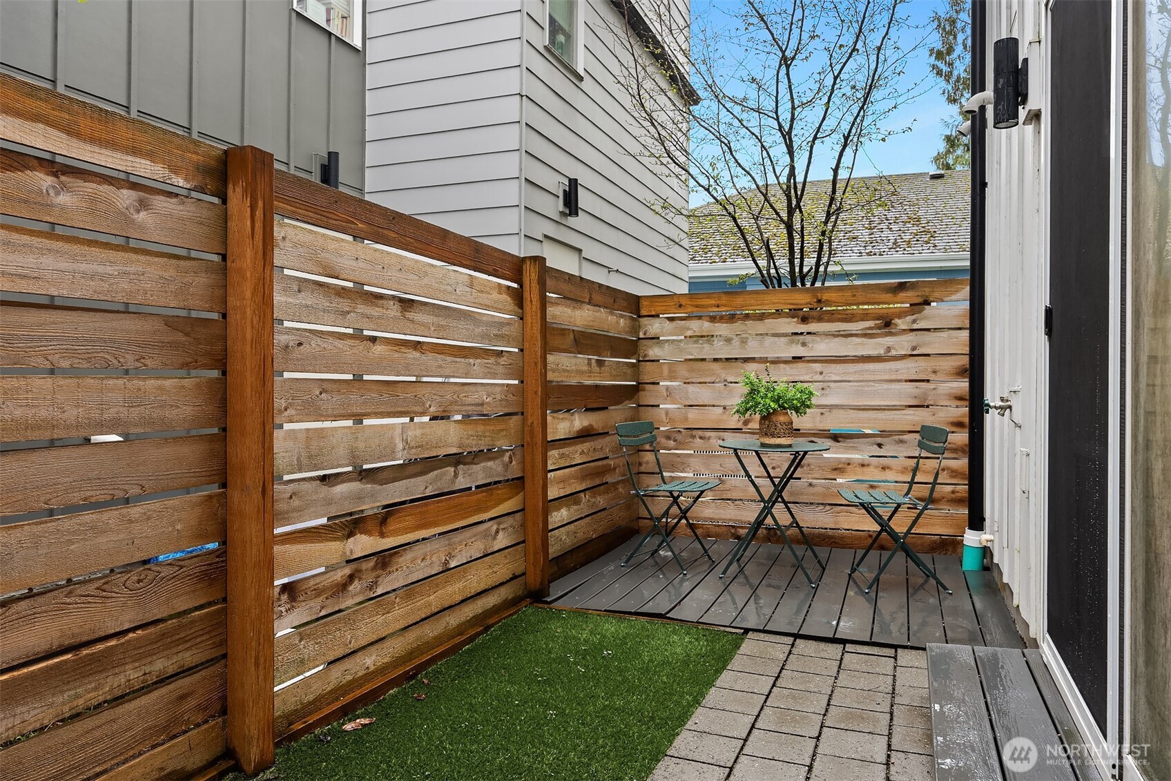 2005 Dexter Avenue N Unit: B