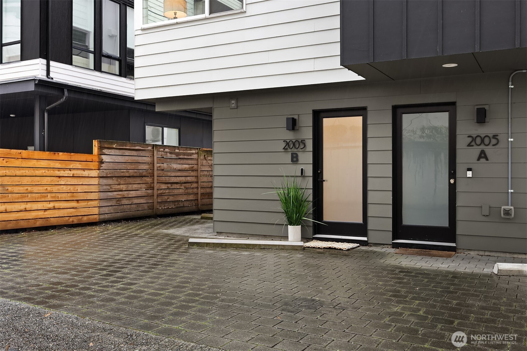 2005 Dexter Avenue N Unit: B