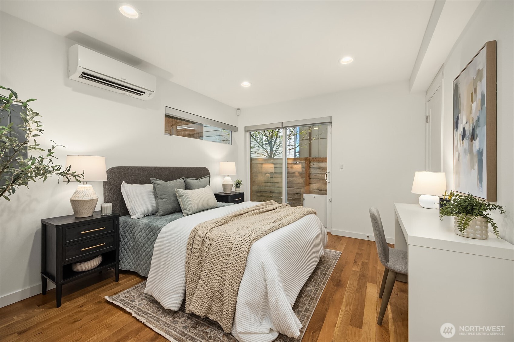 2005 Dexter Avenue N Unit: B