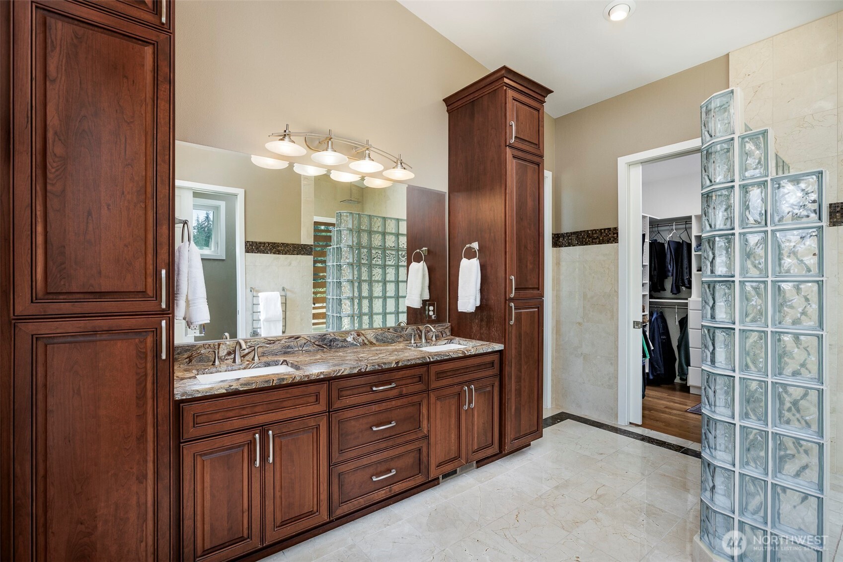 7929 NE Hunt Club Lane