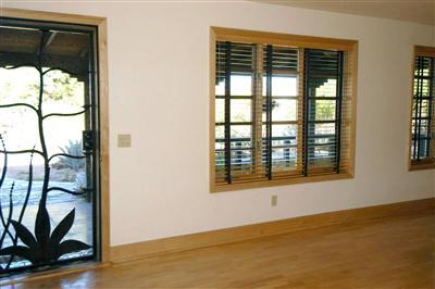 4260 N Bonanza Avenue