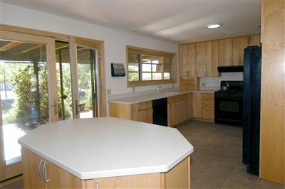 4260 N Bonanza Avenue