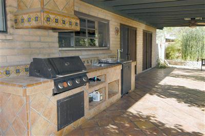 4260 N Bonanza Avenue