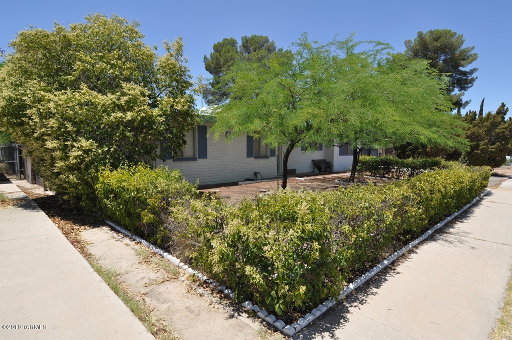 6732 E 45th Street