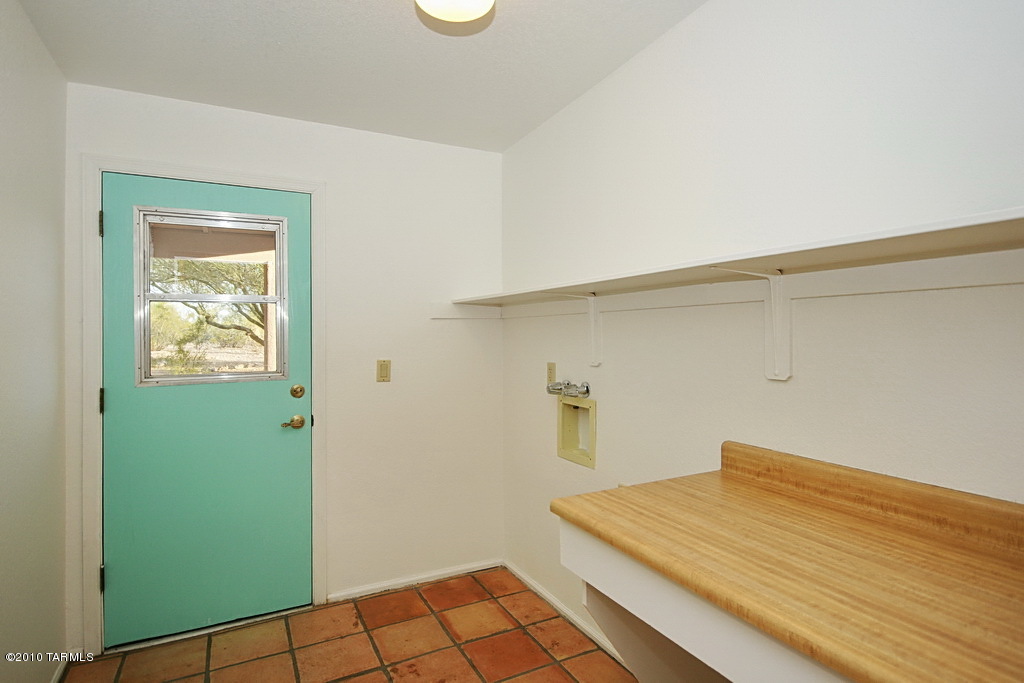 10470 E Calle Vaqueros