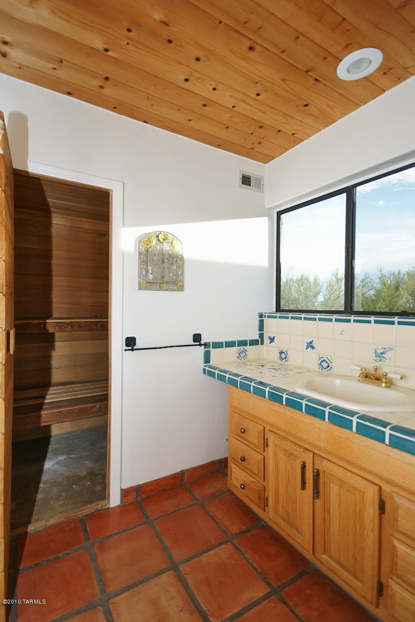 10470 E Calle Vaqueros