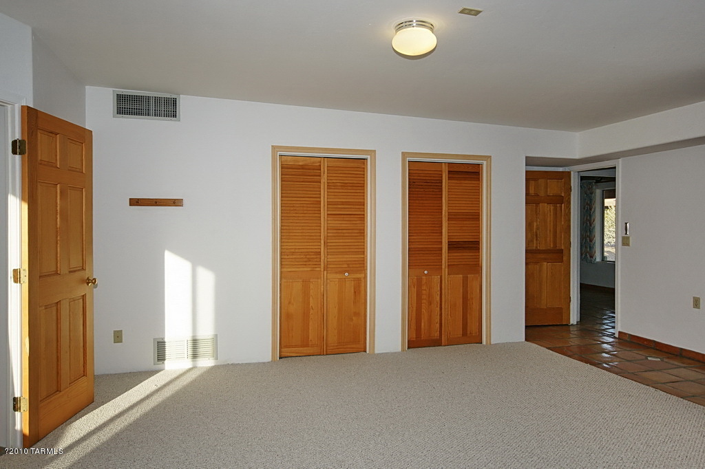10470 E Calle Vaqueros
