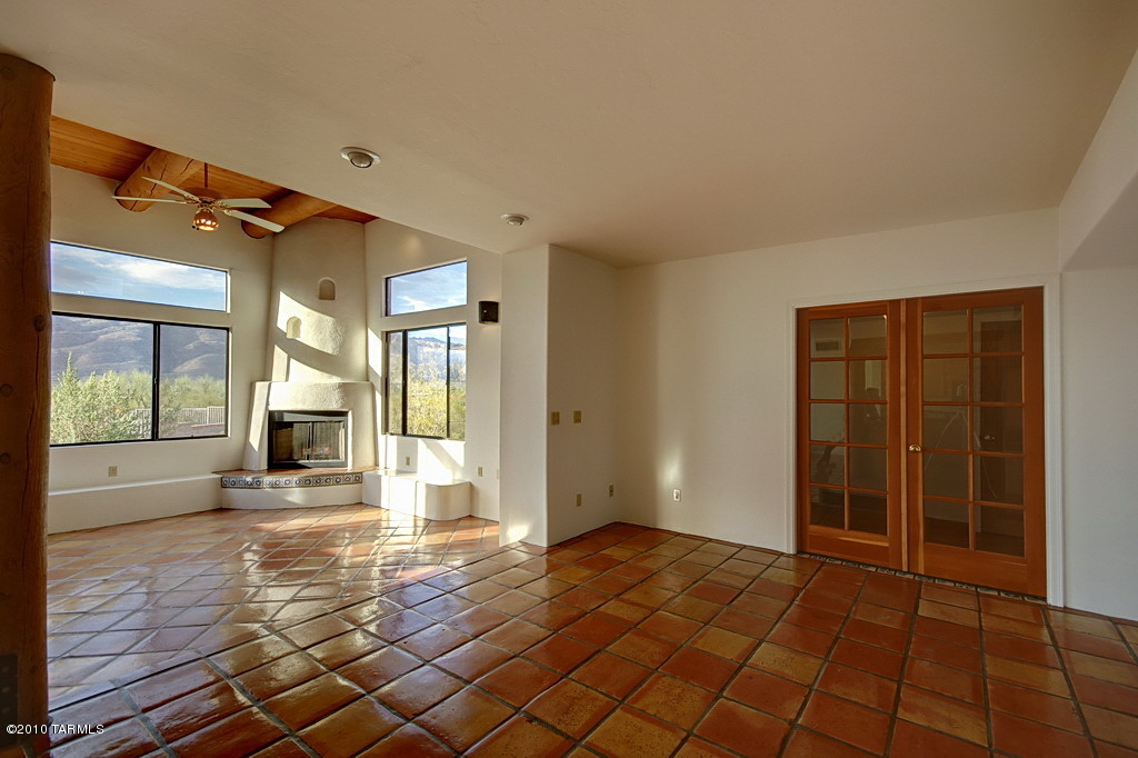 10470 E Calle Vaqueros