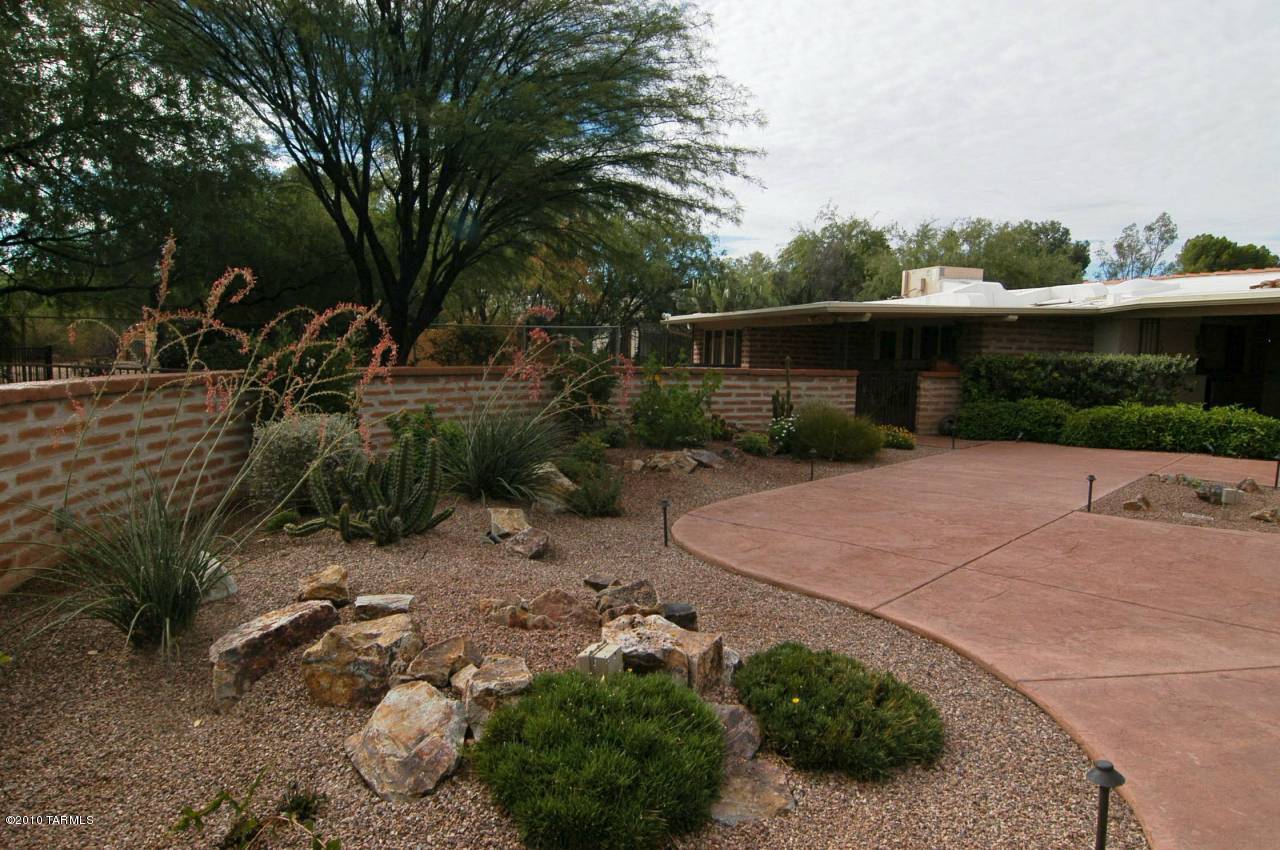 6511 E Miramar Drive