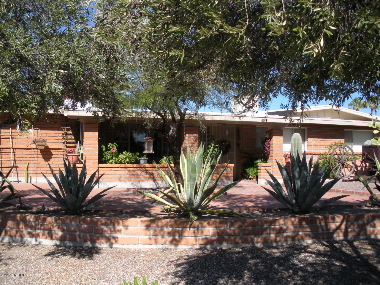 6909 E Kingston Drive