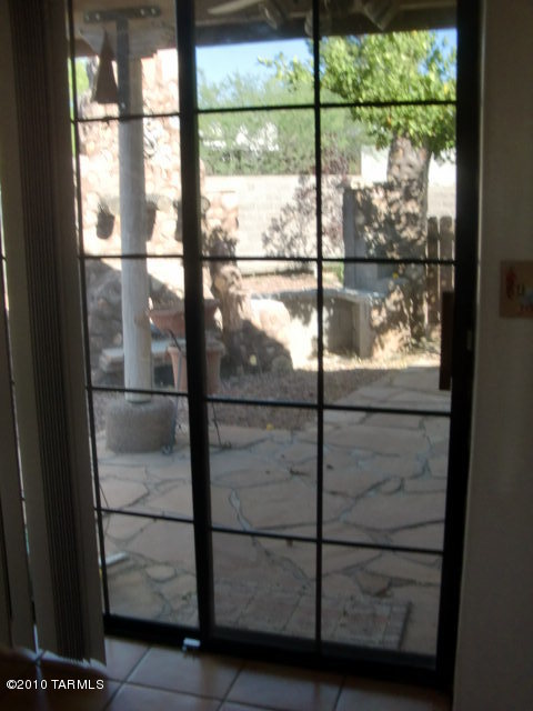 9222 E Calle Maria