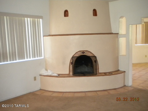 9222 E Calle Maria