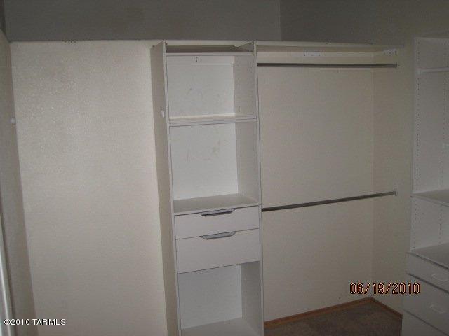 9222 E Calle Maria
