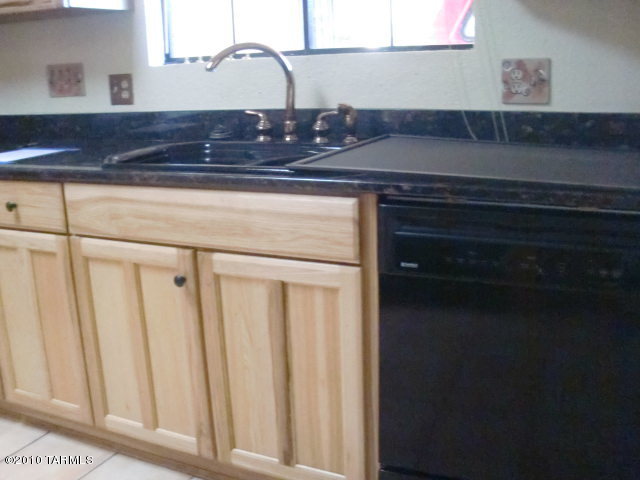 9222 E Calle Maria