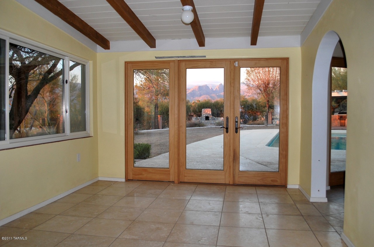 3035 N Deer Track