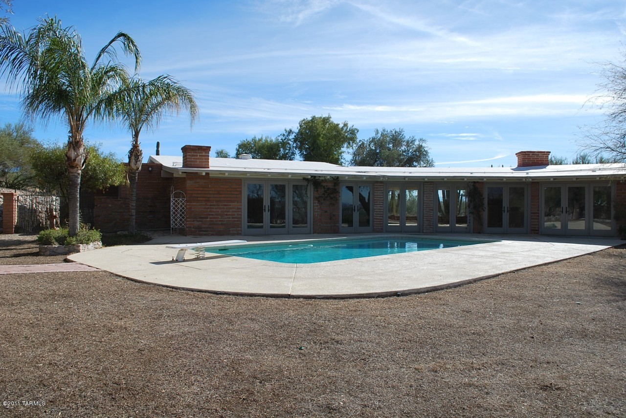3035 N Deer Track