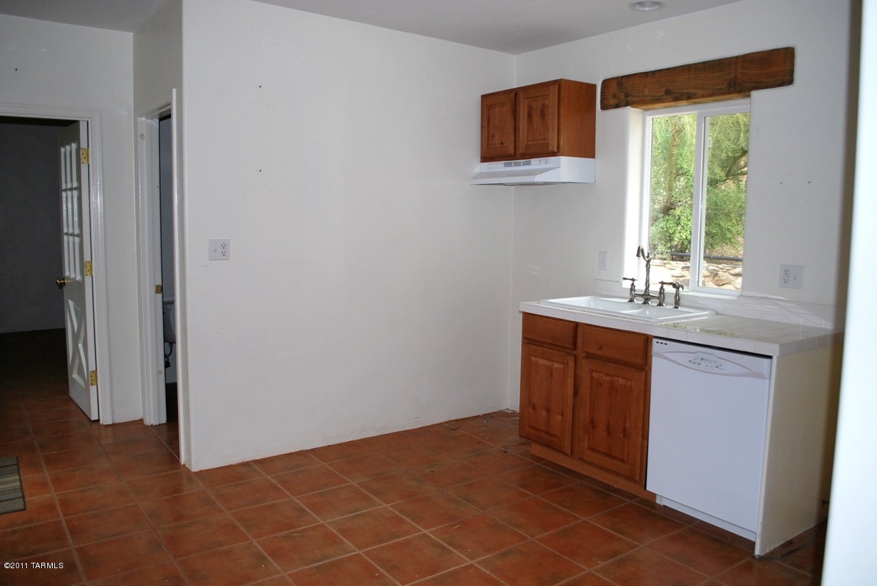 3035 N Deer Track