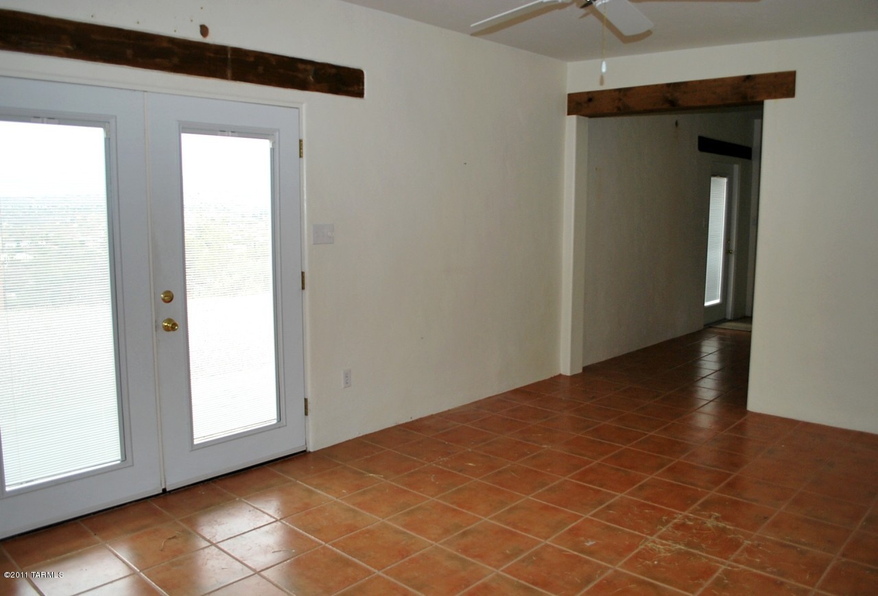 3035 N Deer Track