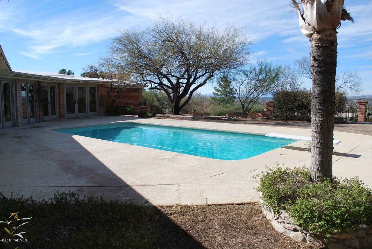 3035 N Deer Track