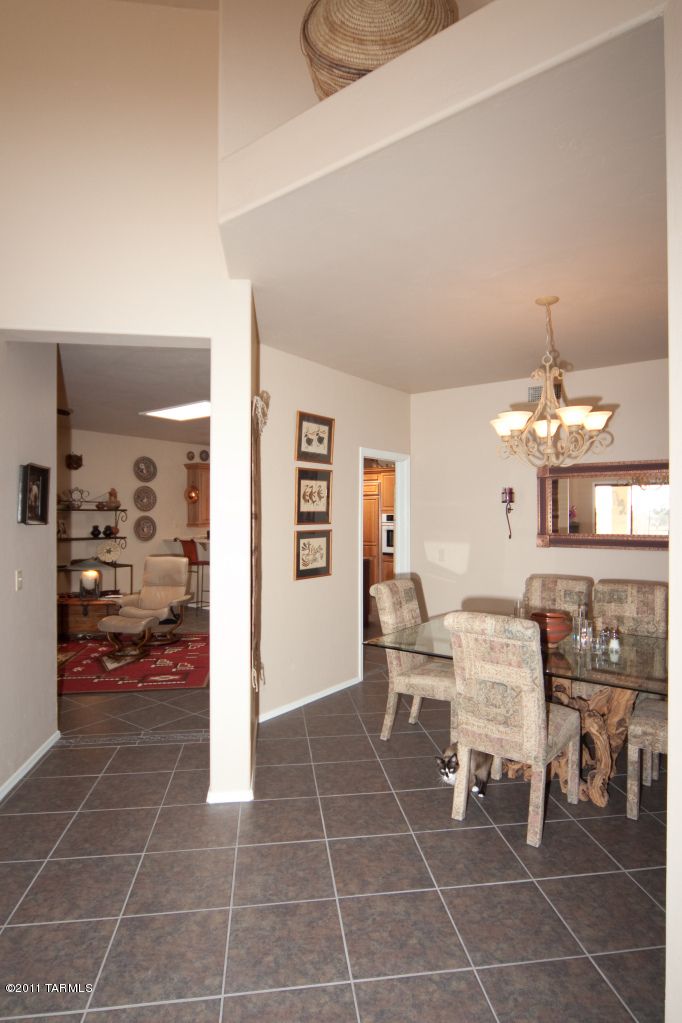 3420 N Country Club Vista Place