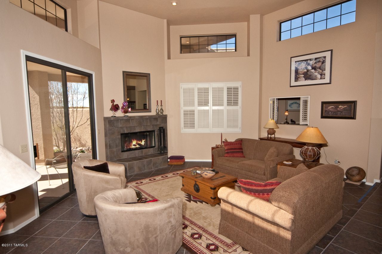 3420 N Country Club Vista Place