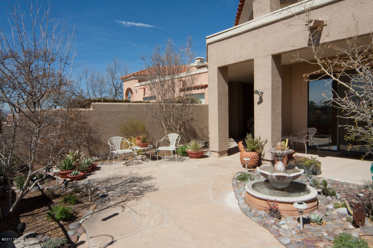 3420 N Country Club Vista Place