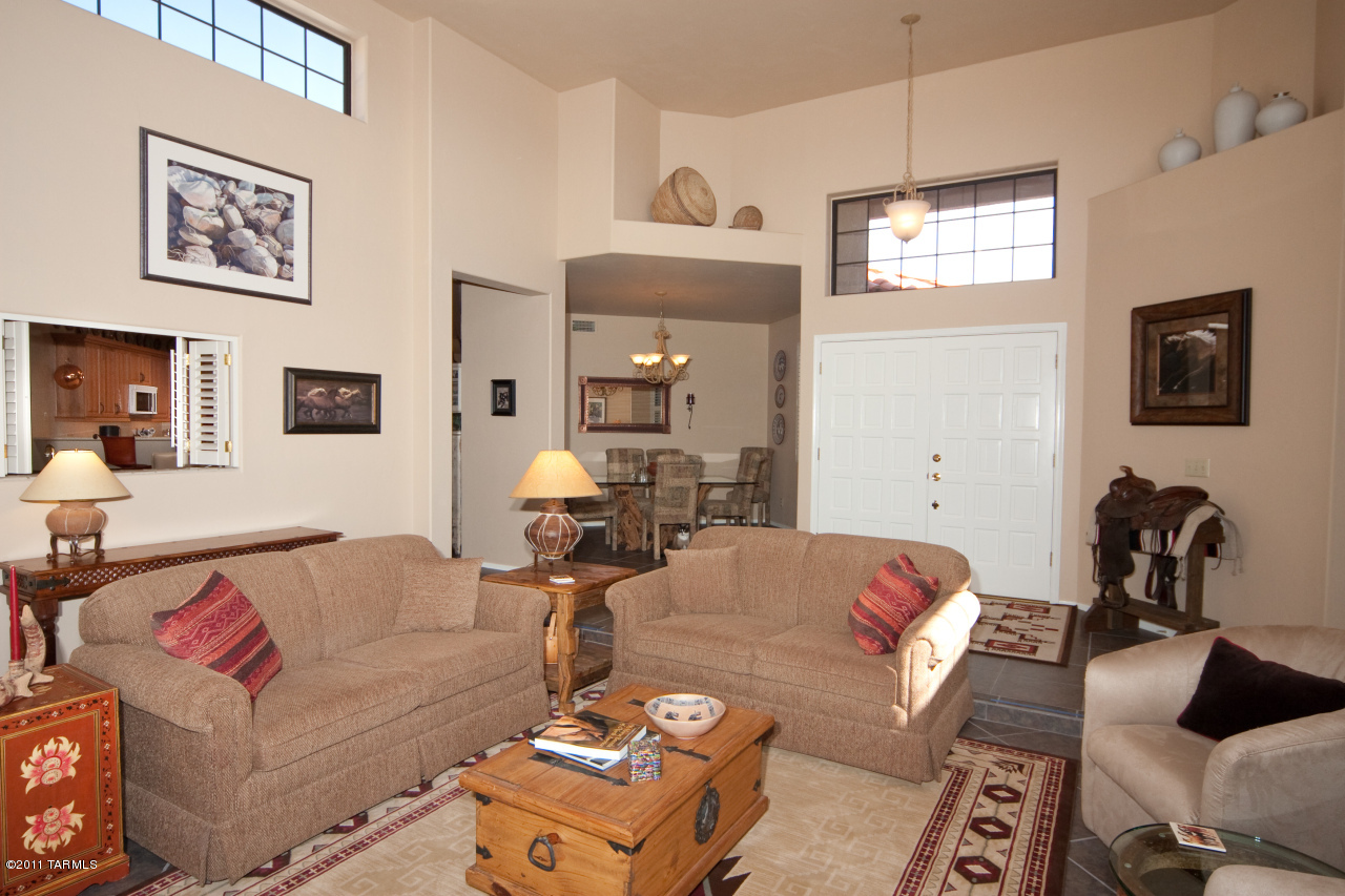 3420 N Country Club Vista Place