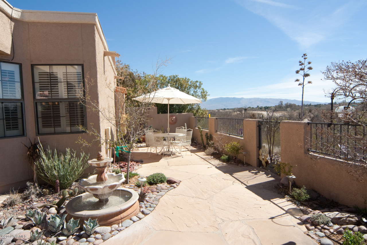 3420 N Country Club Vista Place