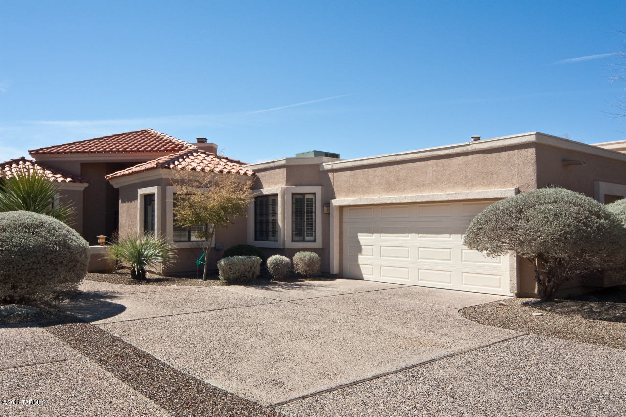 3420 N Country Club Vista Place