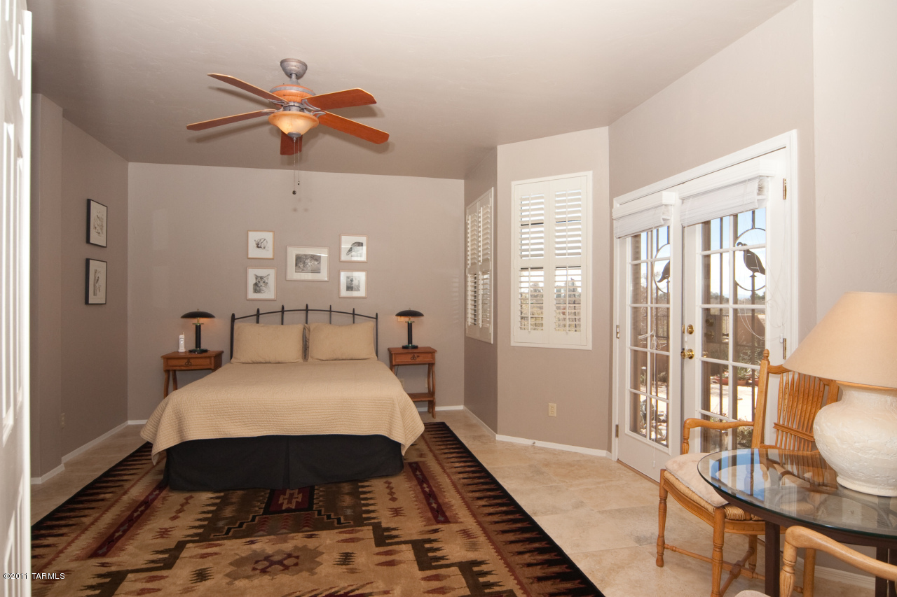 3420 N Country Club Vista Place