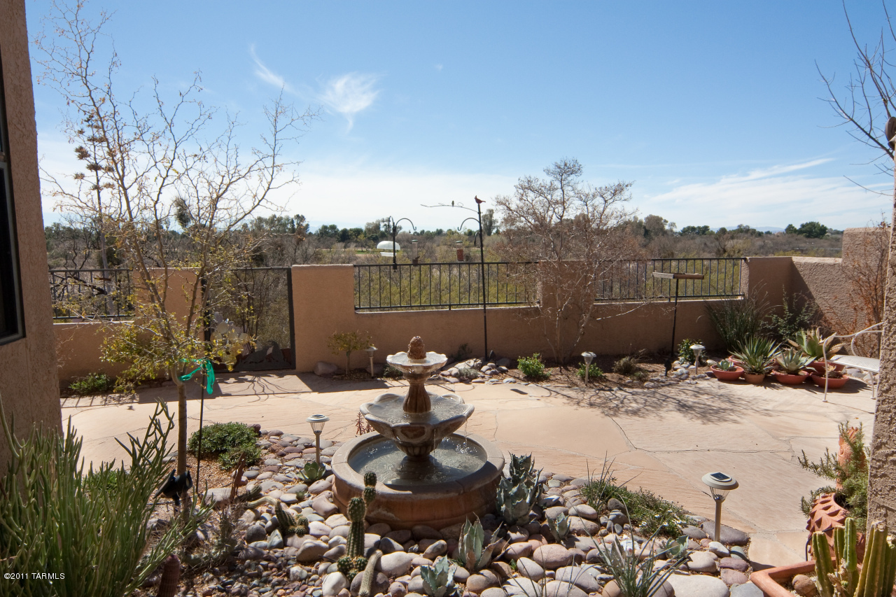 3420 N Country Club Vista Place