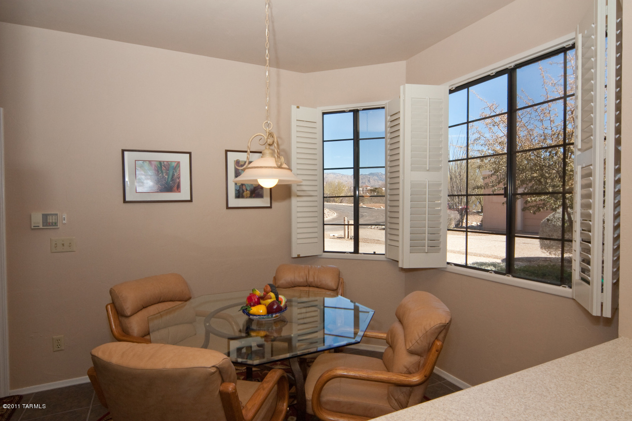 3420 N Country Club Vista Place