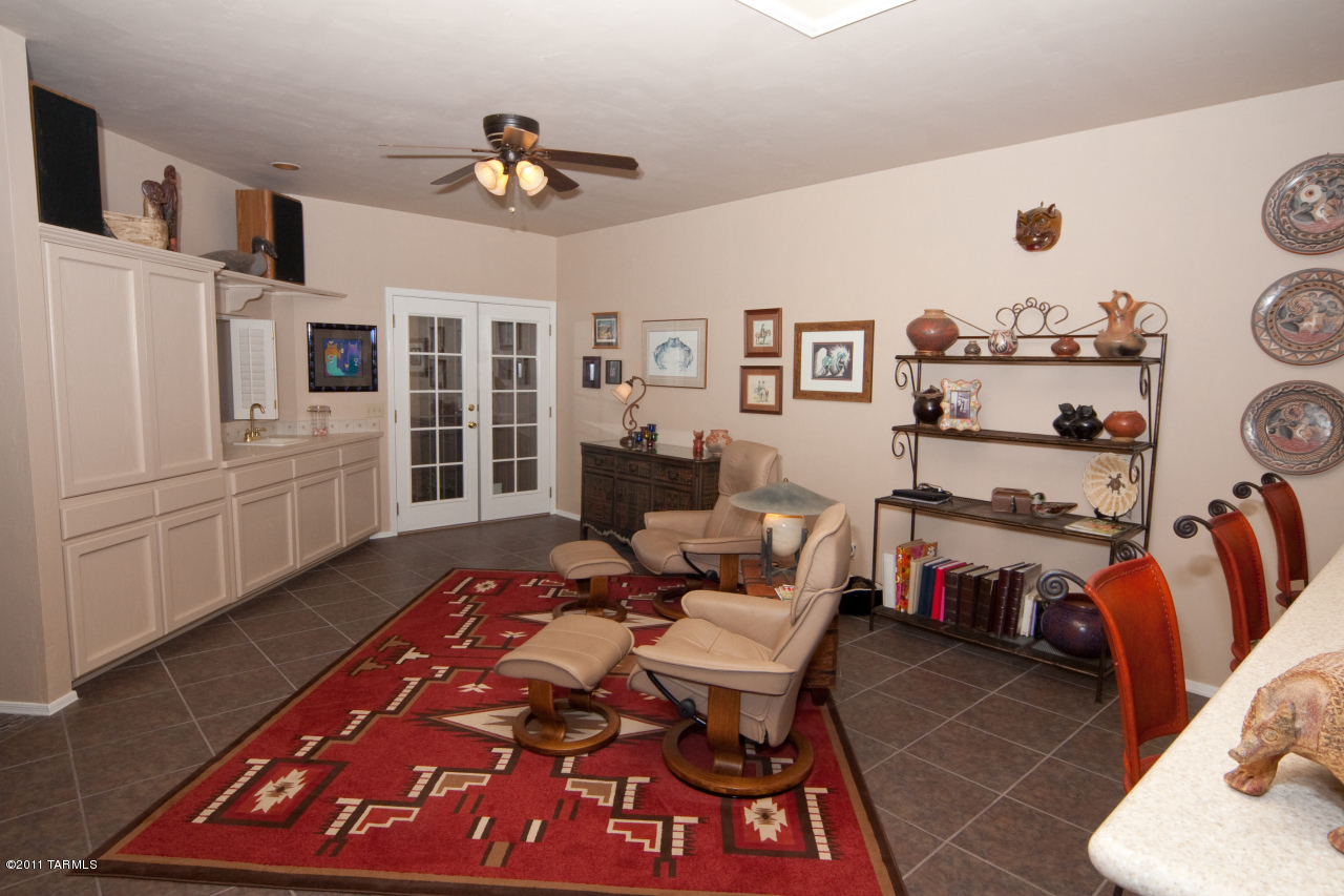 3420 N Country Club Vista Place
