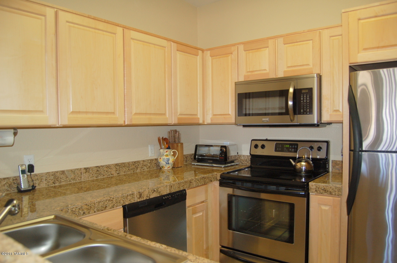 1500 E Pusch Wilderness Drive Unit: 11201